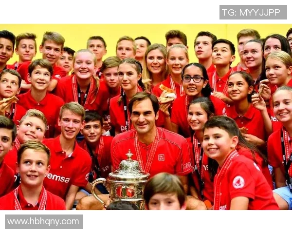 支撑家园球队，费德勒现身巴塞尔主场看台看对阵维拉的竞赛